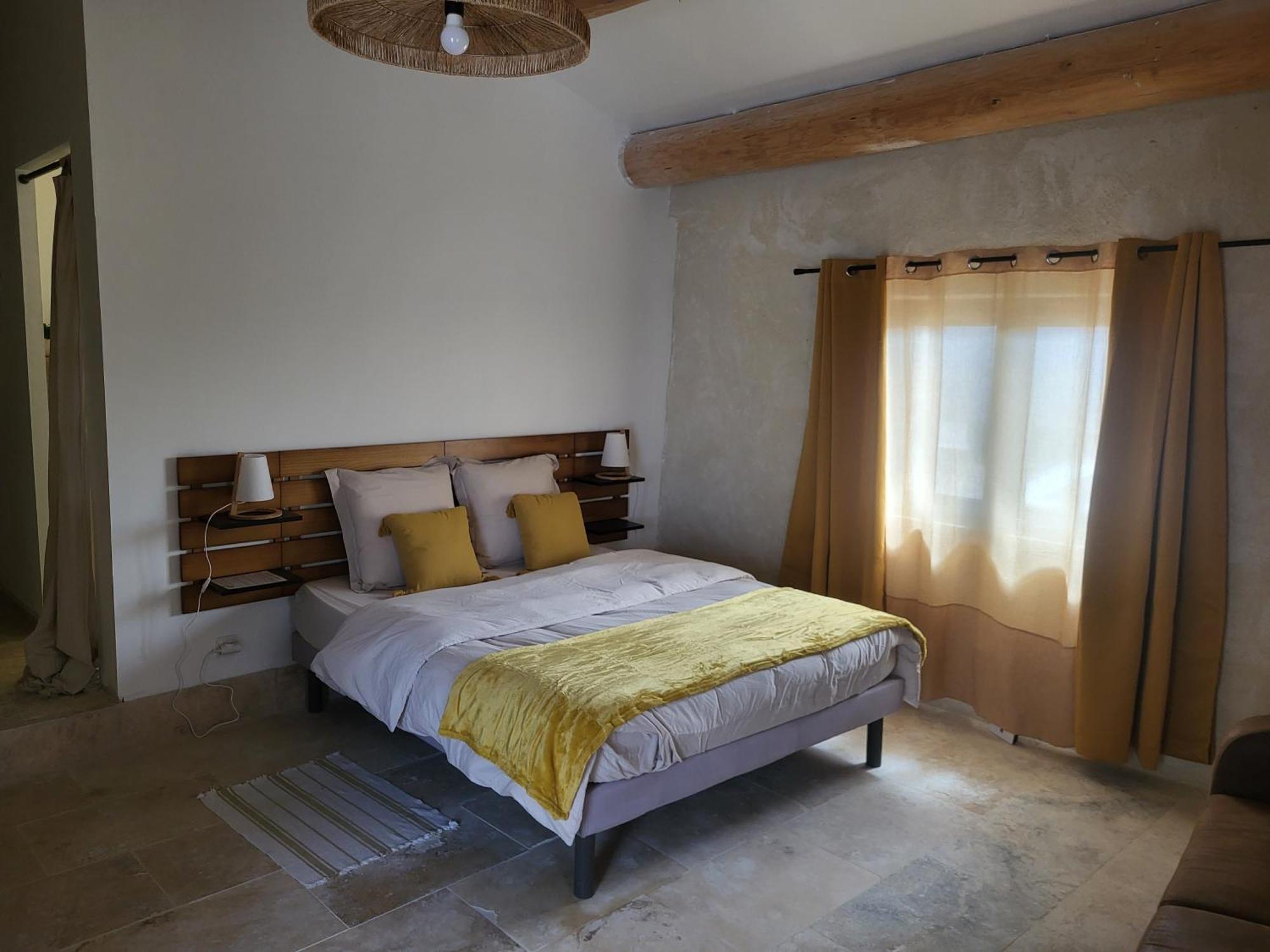 Bastide De La Madeleine Bed & Breakfast Pougnadoresse Room photo